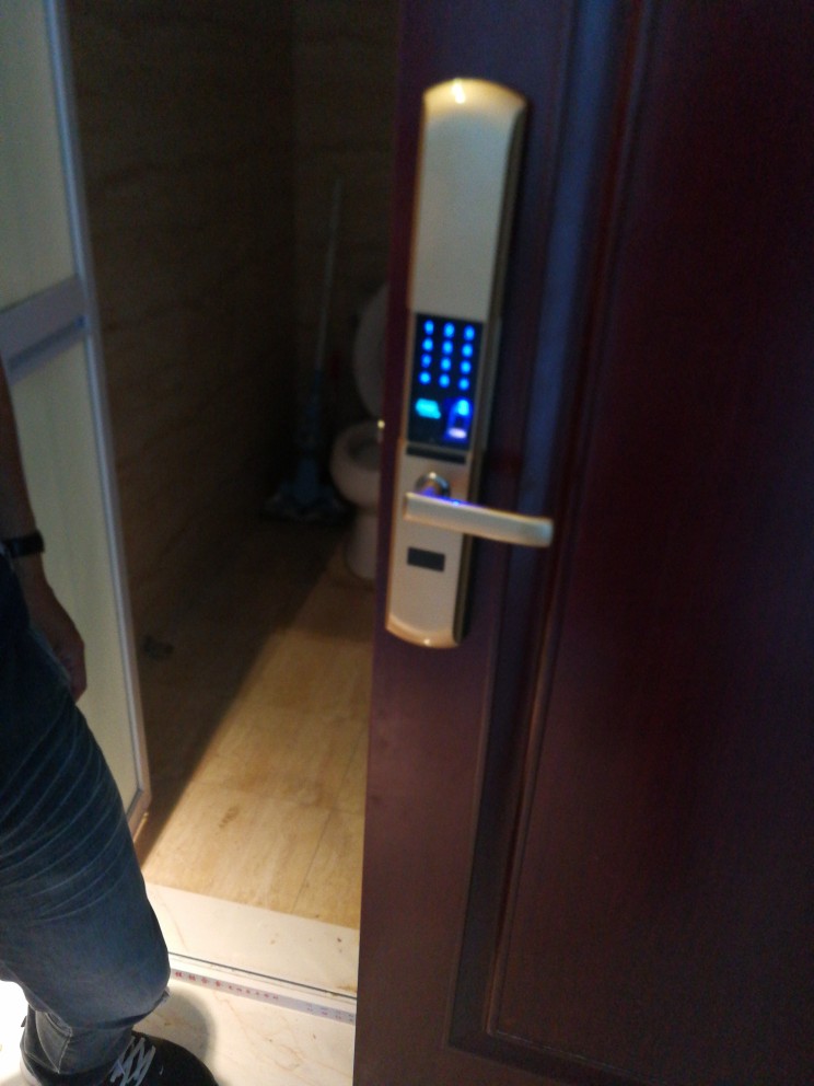 晾衣架指纹锁指纹锁晾衣架智能锁指纹锁未编辑专业