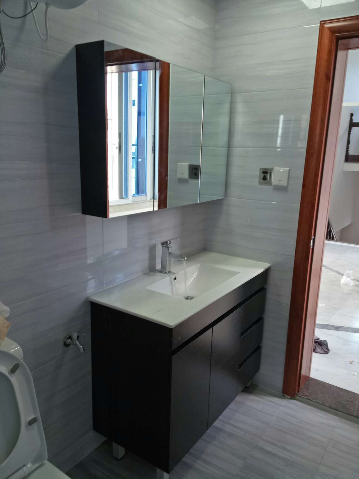 水电安装师傅水电安装窗帘安装晾衣架