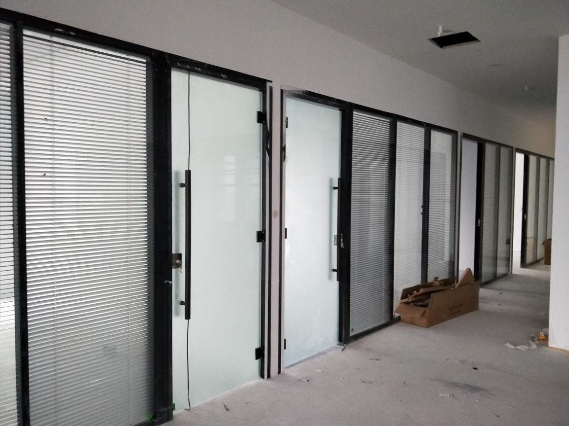 承接隔断工程办公玻璃隔断酒店活动隔断未编辑专业