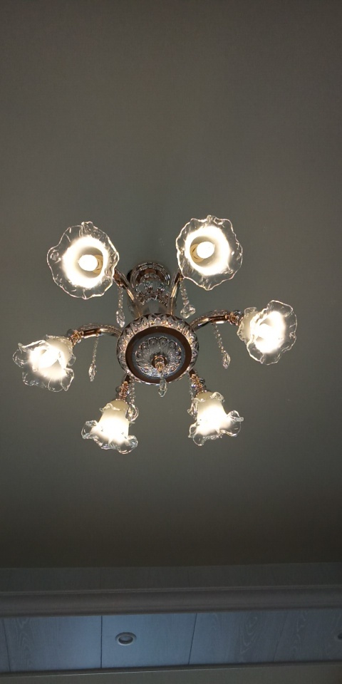 灯具维修安装卫浴维修安装晾衣架安装专业安装灯具