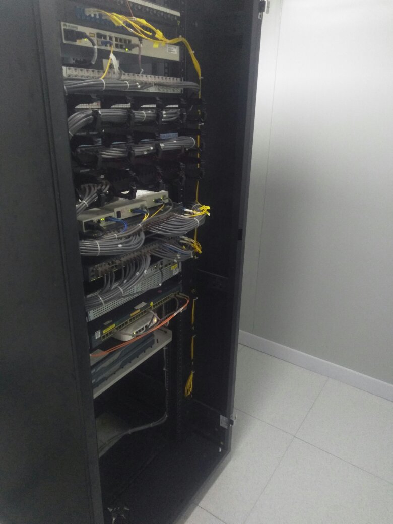 网络布线网络布线网络机房装修安装家用空调