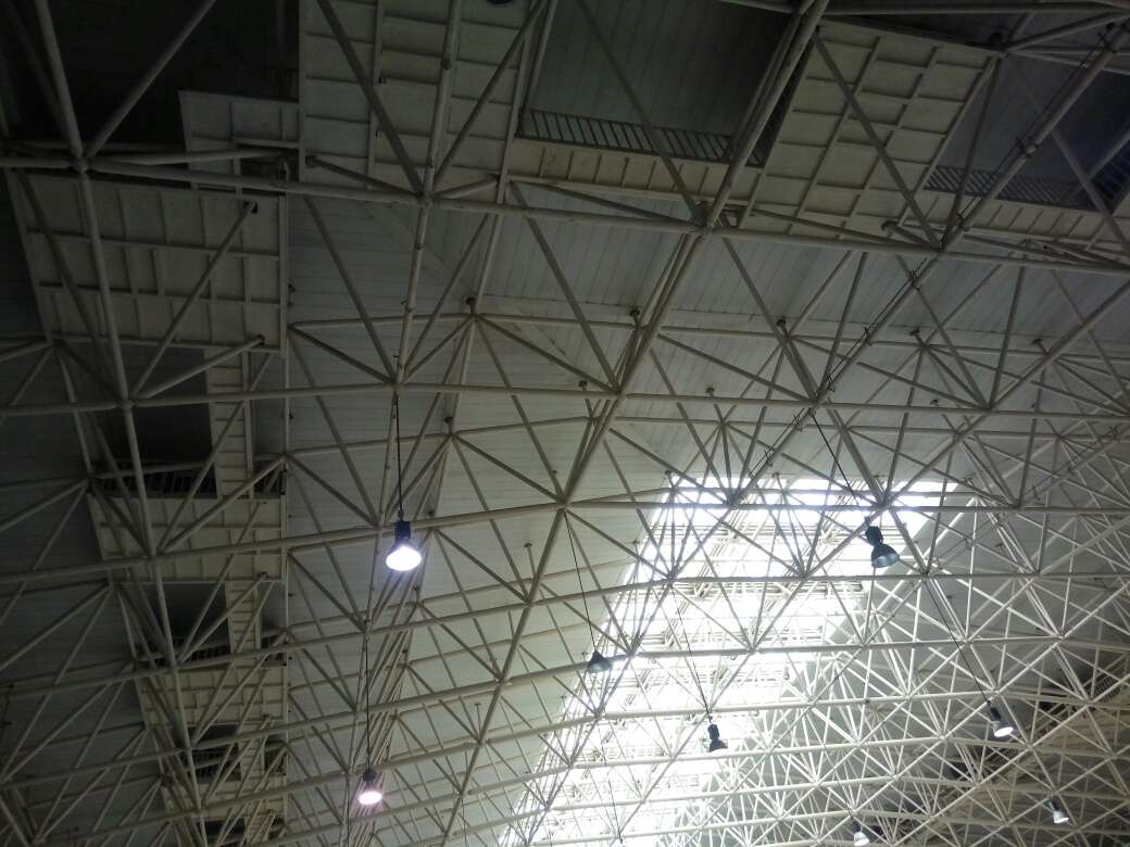 钢结构厂房安装监控钢架楼梯电脑