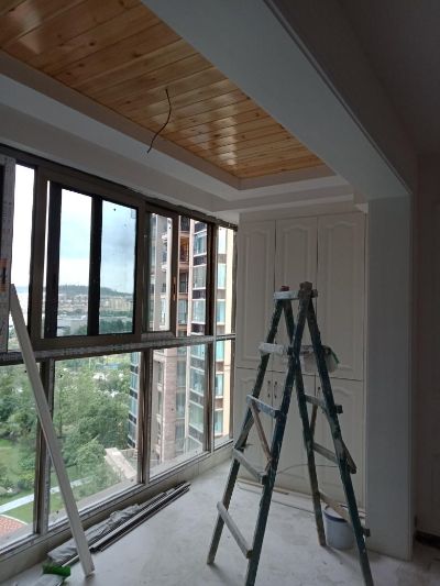 装饰装修墙面挂网石膏乳胶漆刮腻子墙面局部翻新