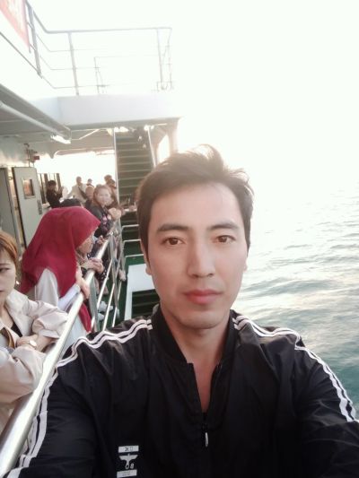 专业刮腻子旧房翻新油漆工真石漆喷涂