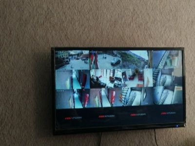 监控显示屏木地板踢脚线窗帘盒窗套店招广告制作