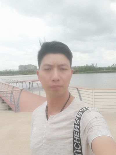 有车驾驶员代驾接送客户服装加工