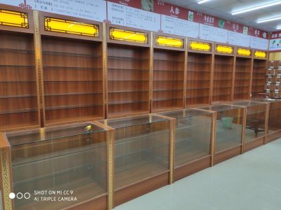 木工药店装修不锈钢包边摄像头