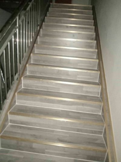 安装各种地板包楼梯木地板踢脚板自流平自流平找平