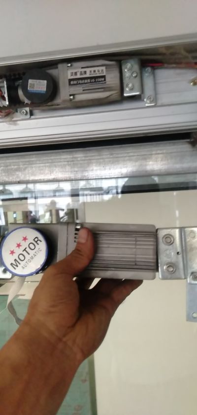 玻璃电动门门禁感应门水电安装维修办公家具维修