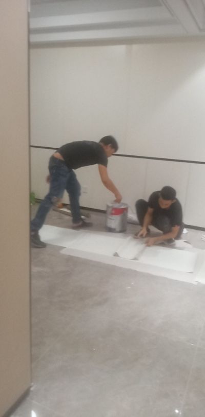 贴墙纸墙布玻璃纸安装地毯张铺未编辑专业