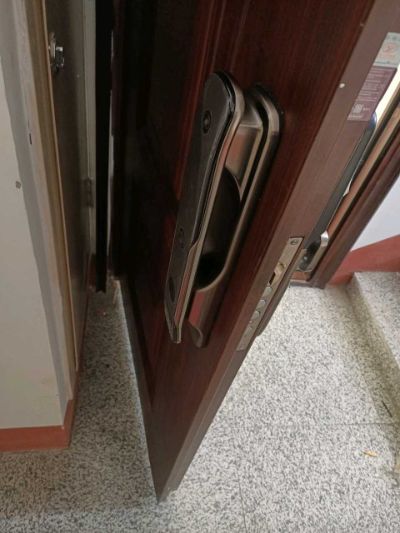 专业木工灵活指纹锁晾衣架晾衣架淋浴房灯具卫浴洁具