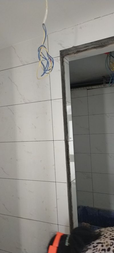 各种瓷砖铺贴砌砖批挡泥工防水施工专业拆除