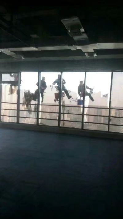 高空玻璃更换高空维修漏水百叶窗维修水管安装维修