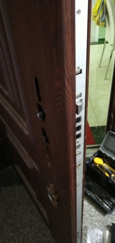 安装指纹锁浴室柜安安装凉衣架安装推拉门安安装