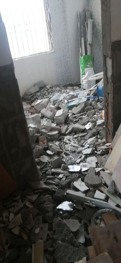 自由泥水找平地坪漆施工拆除点包行