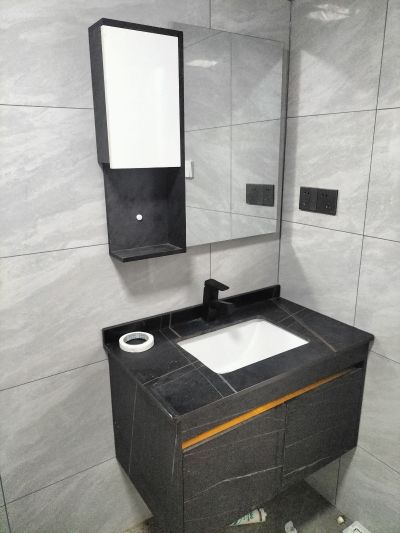 浴室柜马桶送货石英石安装背景墙安装