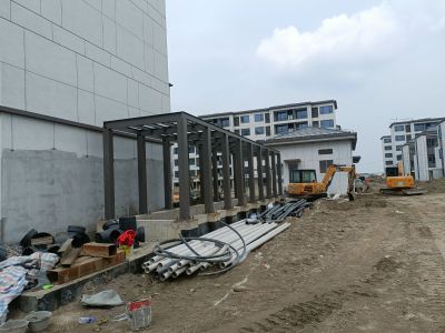 液压升降机，各种钢结构棚各种围栏钢结构楼梯