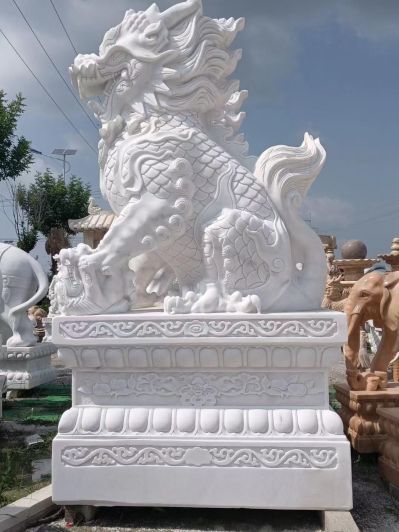 踢凿切割墙专业踢凿队雕塑订做石材加工订做