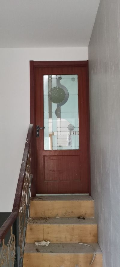 专业按套装门专业安防盗门专业安室内门专业木工，