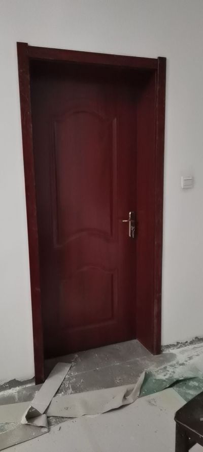 专业按套装门专业安防盗门专业安室内门专业木工，