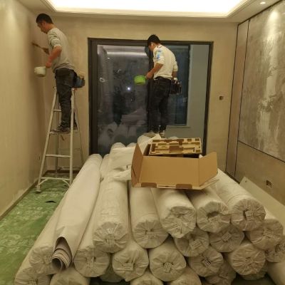 贴墙布墙纸衣橱柜安装全屋定制衣橱贴玻璃膜