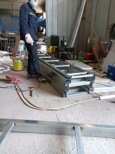 装修，维修电焊，氩弧焊门窗，打胶皮卡出租代驾