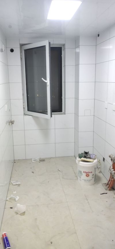 家庭装修家装印刷行业电工安装灯具