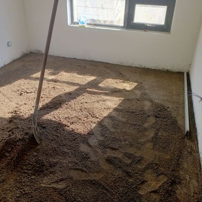 水泥地面找平气割，电焊自流平施工面包拉货