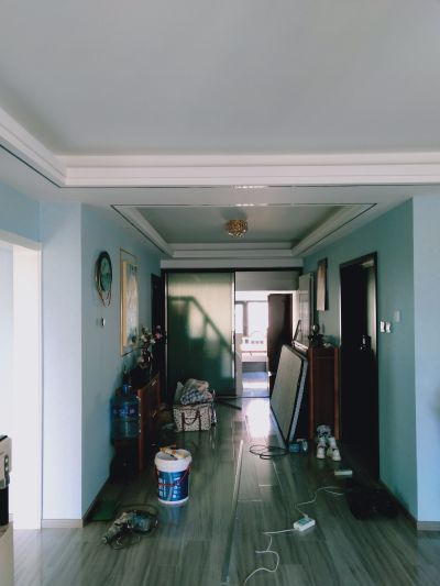 装修补贴墙地砖水电改造刮腻子，吊顶