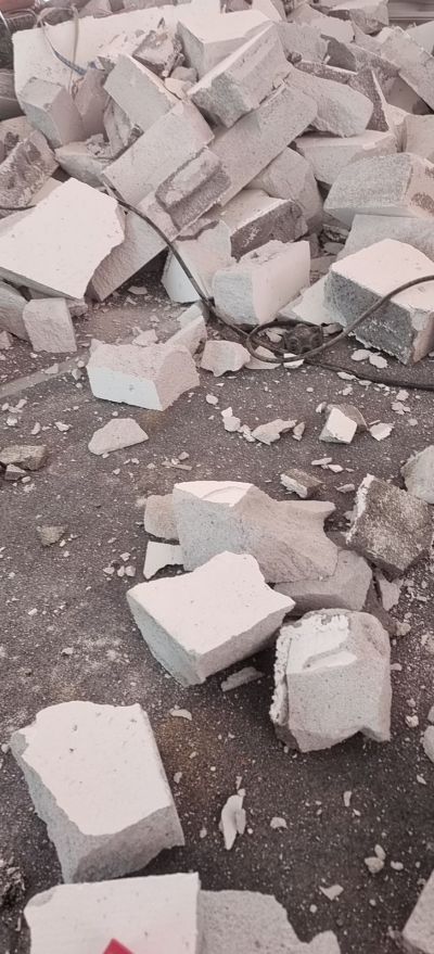 拆除房屋墙面挖排水勾墙面开门地面卫生