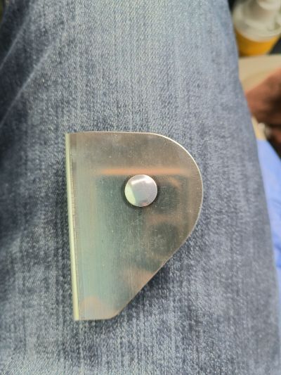安装、电焊家庭各类维修汽车救急换胎跑腿，接送人