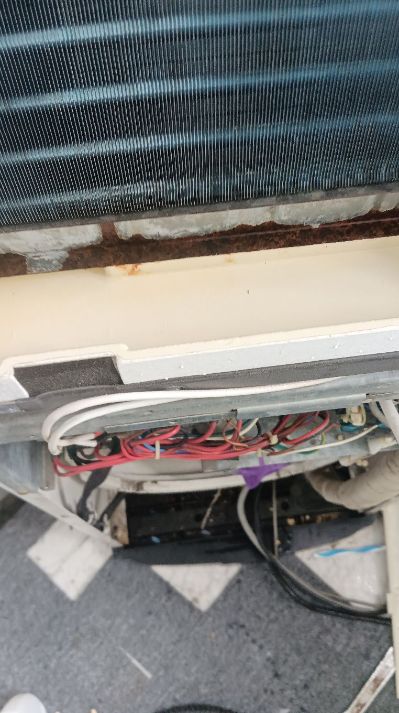 打孔家电清洗空调修理贴膜疏通管道查漏美缝墙布打胶