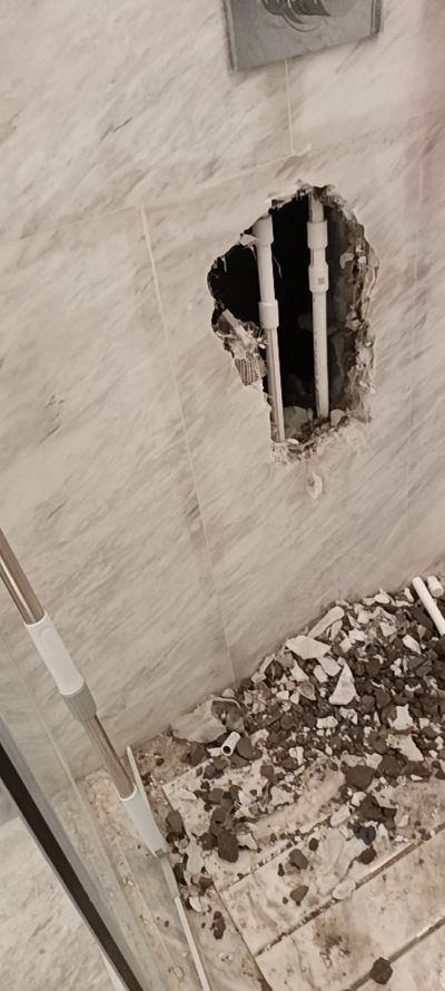 房屋翻新贴砖吊顶水电水电维修防水补漏