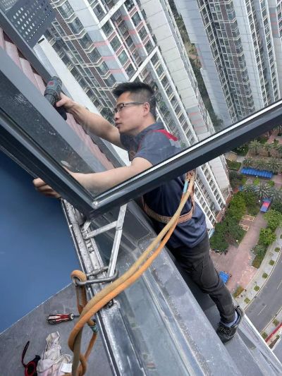 承接空调工程拆装空调。清洗，加雪种回收二手空调