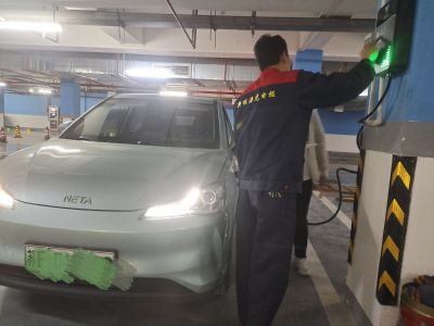 充电桩家电充电桩打孔