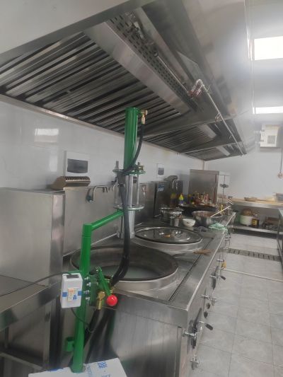 油烟管道清洗拆除砸墙垃圾清理疏通下水道