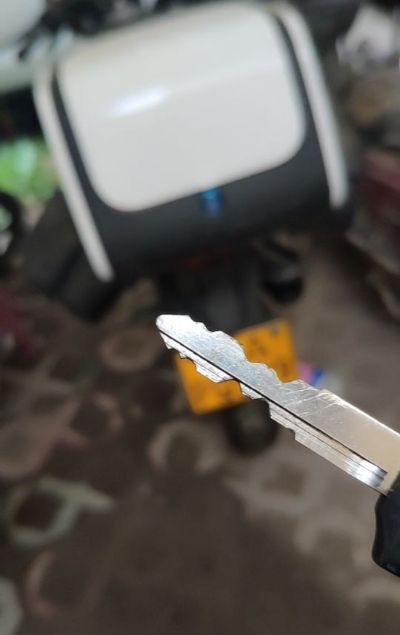 指纹锁安装开锁换锁玻璃门维修汽车摩托钥匙