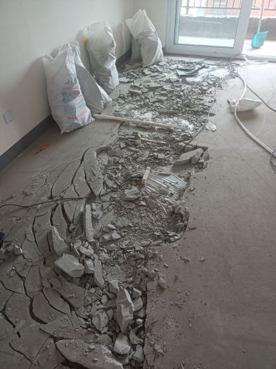 无搬运工地板安装工木纹膜施工