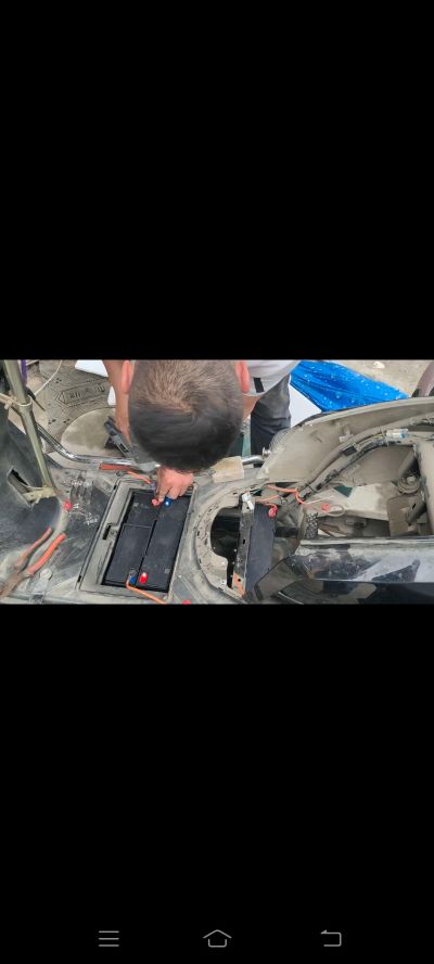 电瓶安装电瓶安装装电动车电瓶装电动车电瓶