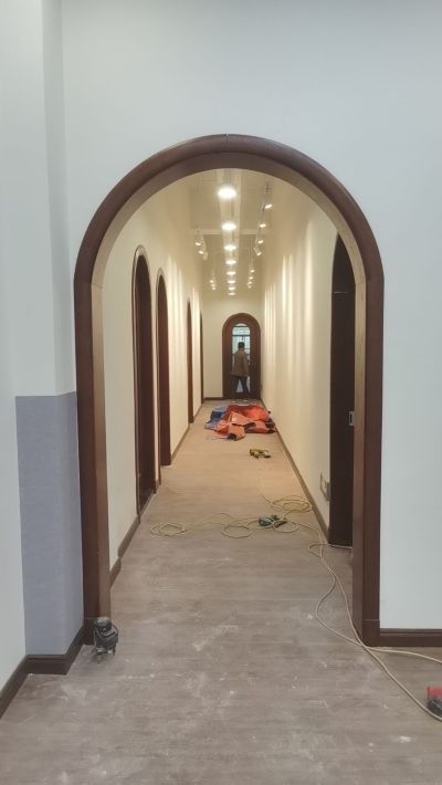 按各种木制品木门家具安装防盗门密码锁安木饰面木门