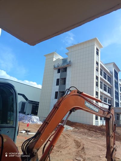 油漆高空作业油漆内墙油漆维修蜘蛛侠打胶