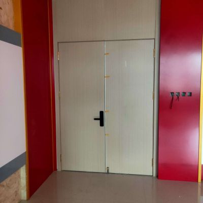 木门钛镁合金木门安装钛镁合金门衣柜安装