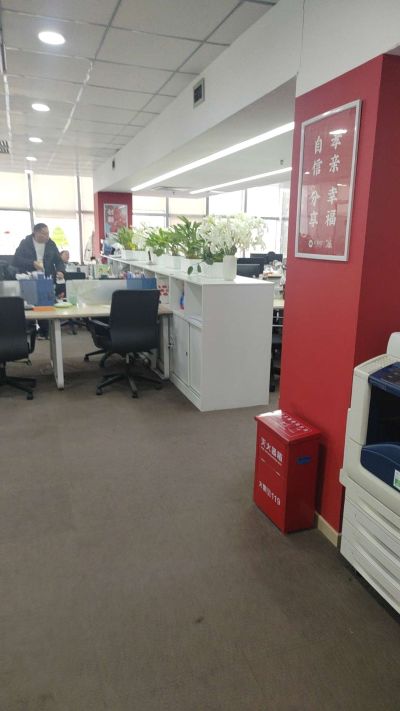 打隔断墙刷墙公司文化墙广告加工安装贴壁纸铺地毯