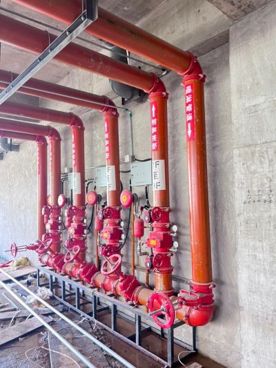 钢架结构加工安装各种设备门窗水电安装各种维修保养