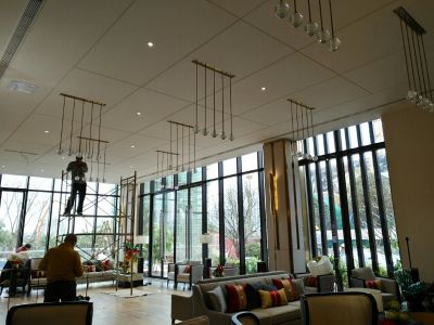 我负责了彰泰集团所有的样板房，门厅，售楼部的软装进场，安装，交接，售后维护等