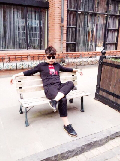 特价处理仅有20双正版匡威、99元非信勿扰，诚信为本