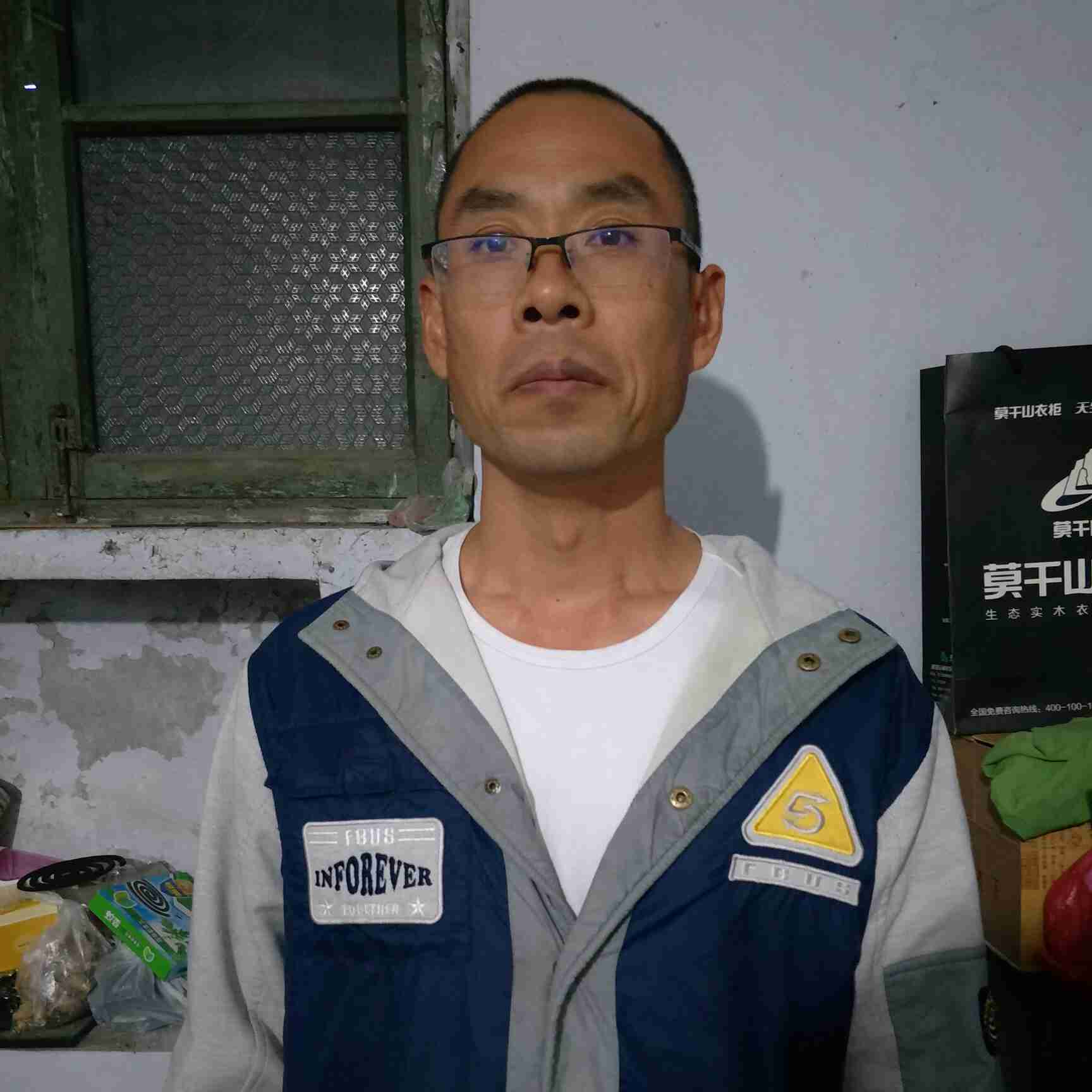 家具安装修补厨卫陶瓷修补瓷砖修补美缝家具贴膜保养