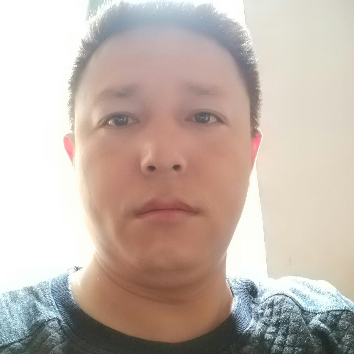 点我头像，屏幕右上角，分享有红包