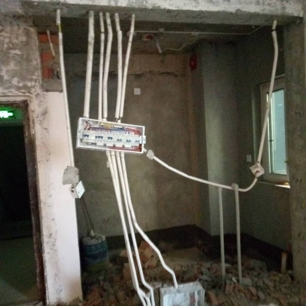 专业打墙专业铲墙专业水电改造专业防水