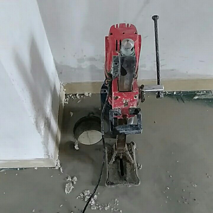消防安装钻洞